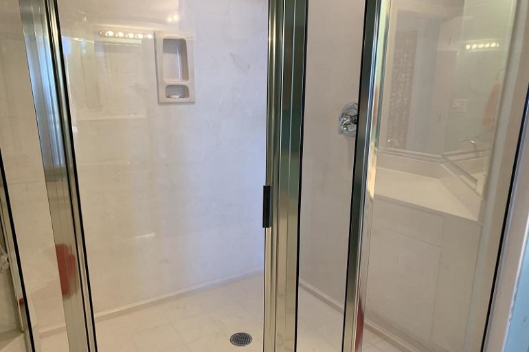 The Pearl of Navarre - Unit 302